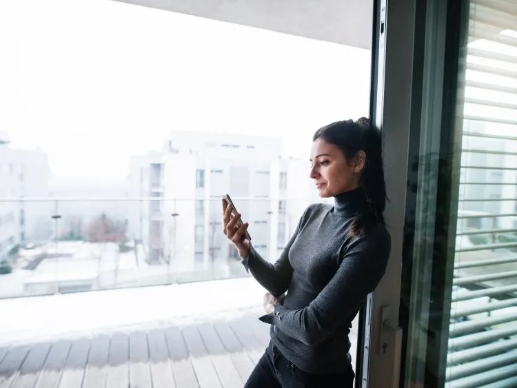 Fenêtre de balcon ou de terrasse : guide complet pour choisir entre baie vitrée, porte-fenêtre et baie à galandage