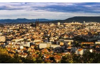 Appartement neuf à vendre à Clermont-Ferrand : une métropole dynamique au pied des volcans