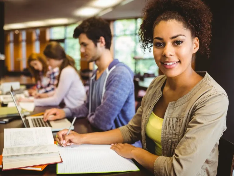 Le secteur immobilier en pleine croissance : les formations qui vous préparent à l'avenir