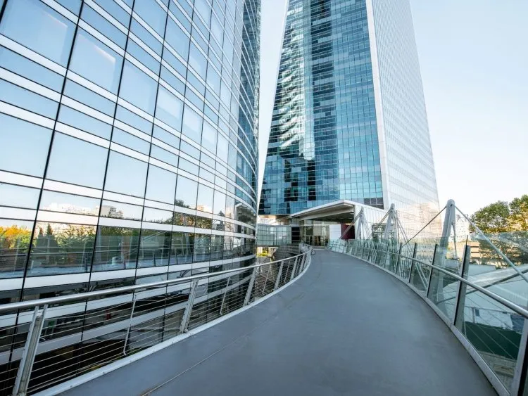 Pourquoi investir dans l'immobilier professionnel ?